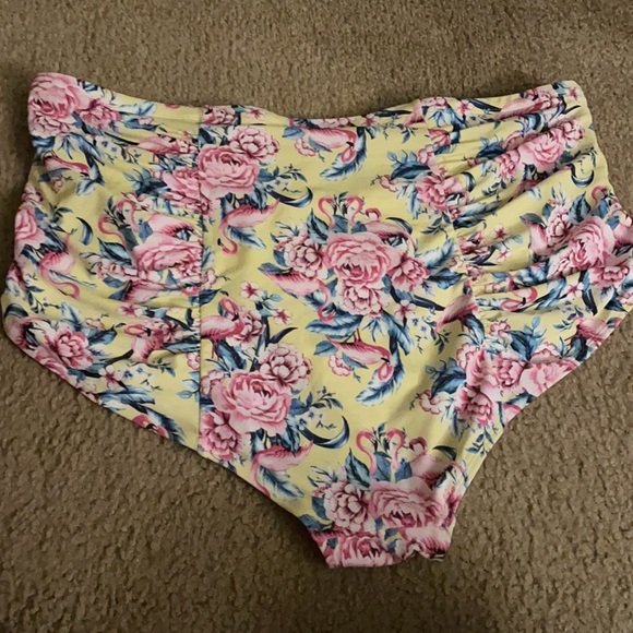 Torrid high waisted bikini bottoms - Picture 4 of 6